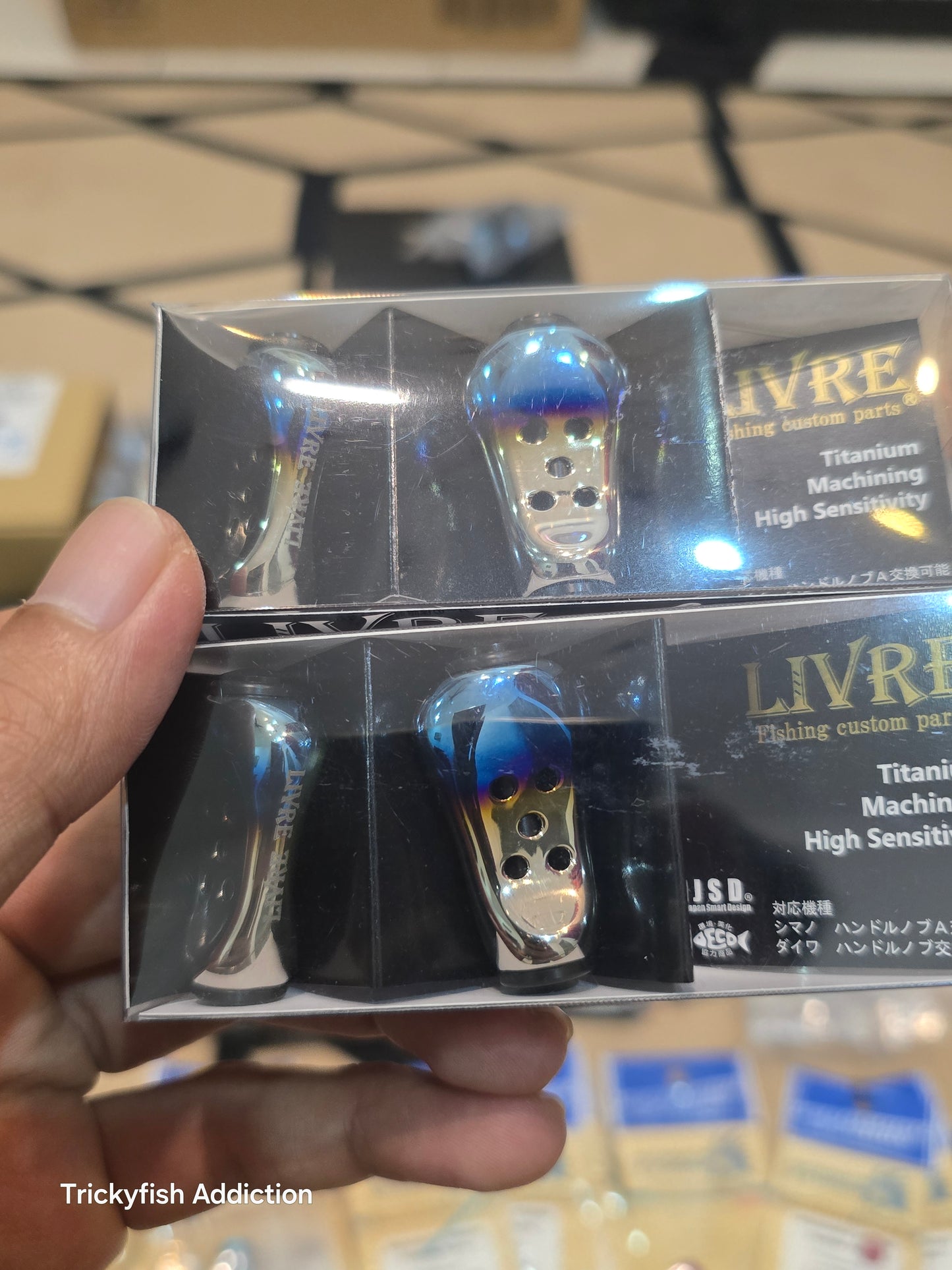 Livre Feeler Handle Knob