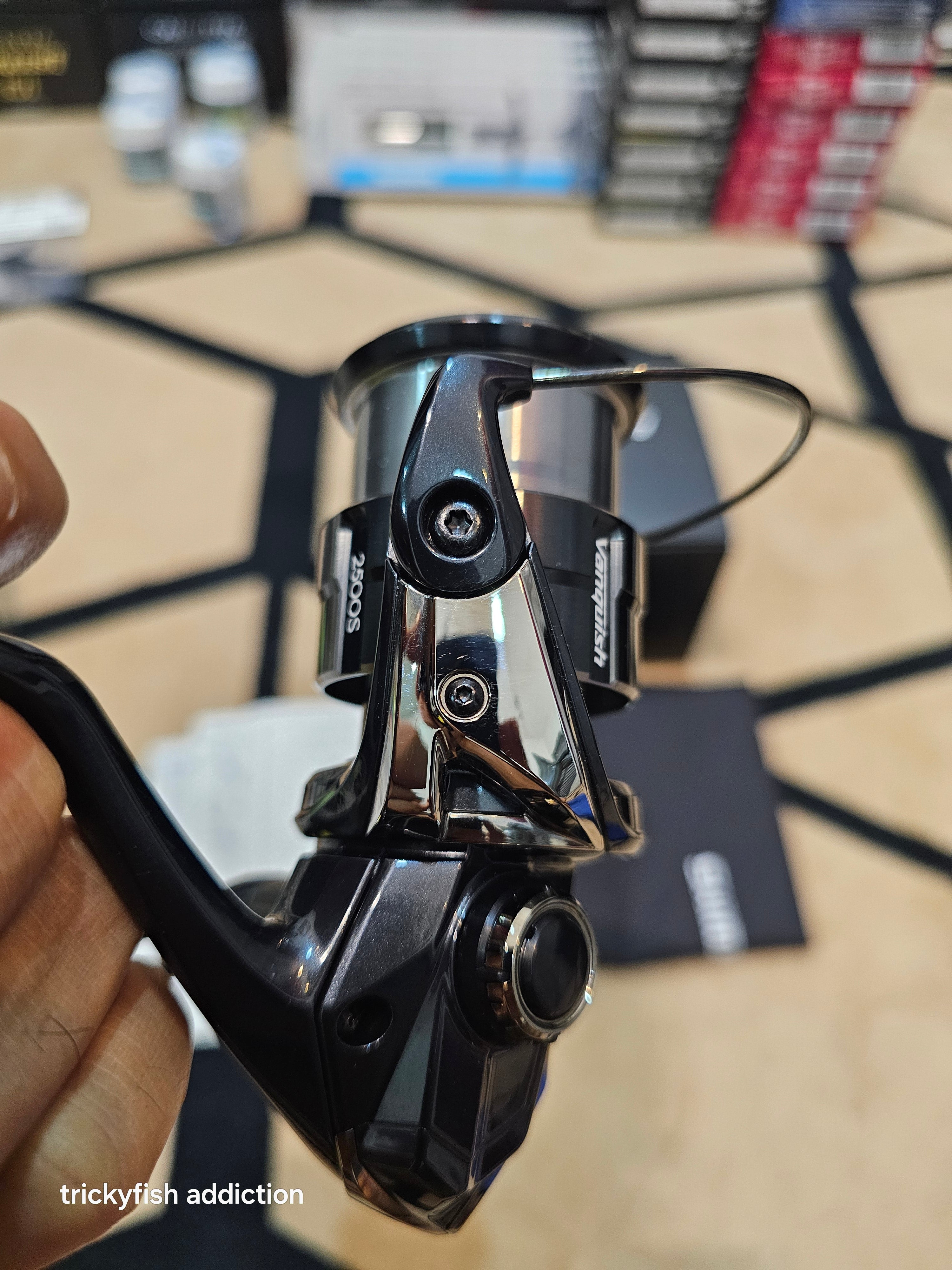 ULN] 19 Vanquish 2500S – TRICKYFISH