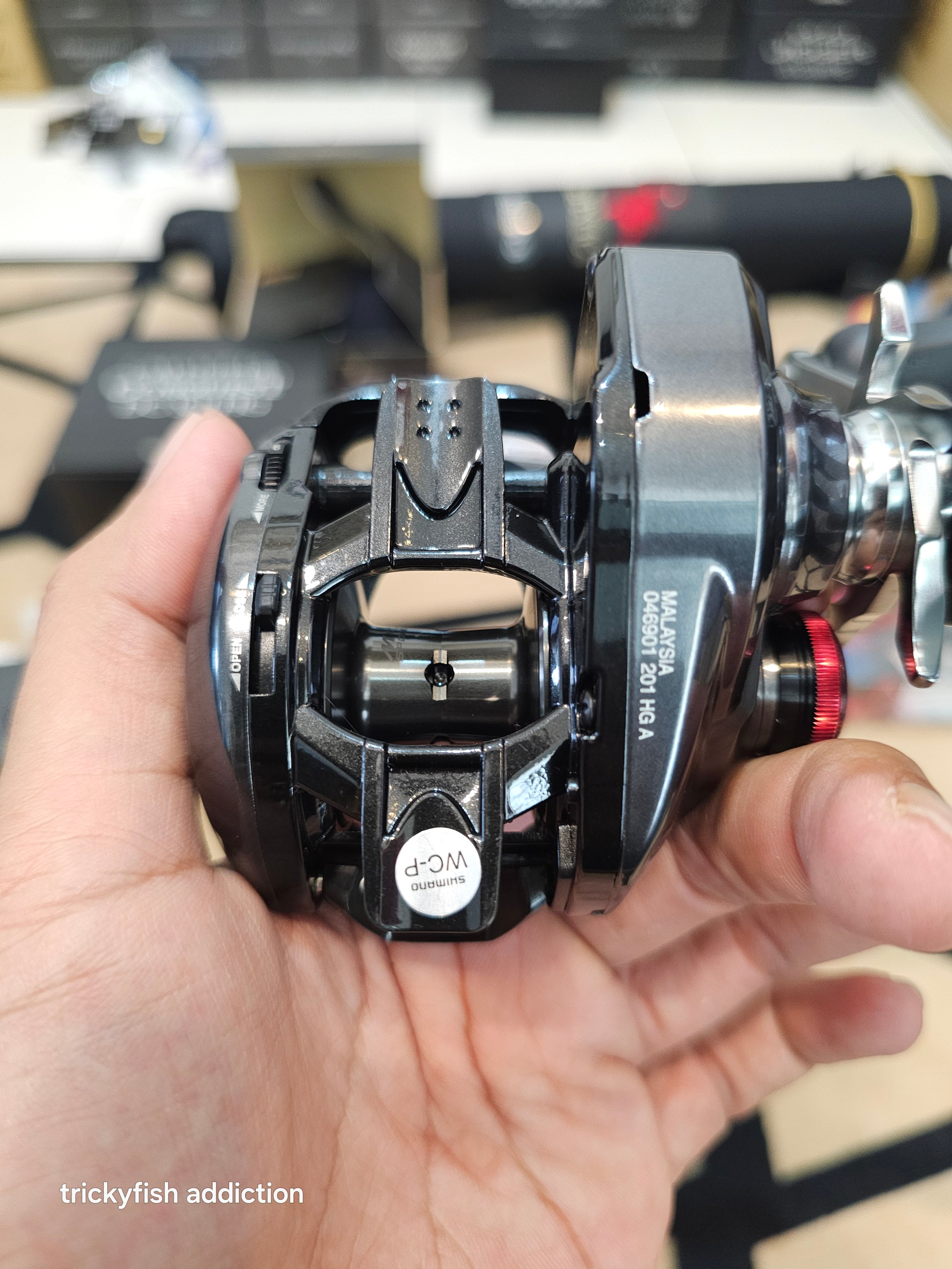 ULN] 24 Scorpion MD 201HG – TRICKYFISH